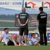 Die Enttäuschung war riesig beim TSV Aubstadt (von links Julian Grell, Tim Hüttl, Günter Schirling, verdeckt Pascal Moll, Severo Sturm und Josef Francic) nach der Niederlage bei der SpVgg Hankofen-Hailing.