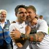 Der Erfolgstrainer und der „Chef“: Victor Kleinhenz (links) herzt Markus Wolf - ohne den der FC Schweinfurt 05 nicht dort wäre, wo er jetzt ist.