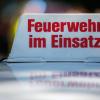 Die Feuerwehr war bei dem Brand des Mehrfamilienhauses im Einsatz. (Symbolbild)