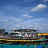 Formel 1 live gibt's heute aus Miami in Florida in den USA. Die Strecke liegt rund um das Hard-Rock-Stadion der NFL-Footballer der Miami Dolphins. Formel 1 live gibt's heute aus Miami in Florida in den USA. Die Strecke liegt rund um das Hard-Rock-Stadion der NFL-Footballer der Miami Dolphins.