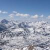 Noch viel Altschnee: So war der Blick aktuell am 1. Mai von der Valluga. Im rechten Bildbereich ist das Gelände in Richtung Spullersee zu sehen.