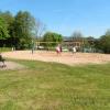 Die städtische Fläche hinter dem Bootshafen soll Beachvolleyballfeld bleiben. Die Stadt hat für dieses Jahr das Betreiben eines Stadtstrands nicht ausgeschrieben.  