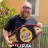 Dennis Maul aus Hammelburg hat die Kochshow "Chefs Battle" gewonnen. Dafür gab es neben 10.000 Euro Preisgeld auch einen Siegergürtel.