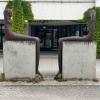 „Mann und Frau, sich gegenübersitzend“ - Lothar Fischer, 1983.