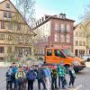 LOHR-SENDELBACH. Mit selbst bemalten und gebastelten Eiern machten sich die Vorschüler des Kindergartens in Sendelbach auf den Weg in die Stadt um den Osterbaum zu schmücken.
Mit dem Bauhof zusammen durften die Kinder die Ostereier an den Baum hängen. Gespannt schauten wir noch zu, wie der Osterbaum aufgestellt wurde. Bevor wir uns auf dem Rückweg machten, besuchten wir einen Spielplatz und schauten dort nach dem Osterhasen.
Der Osterhase hat uns auch eine kleine Überraschung da gelassen.