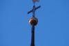 Hilferuf: Klemmt es beim Wetterhahn auf dem Grettstädter Kirchturm?