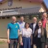 Das Vereinsheim des TV/DJK Hammelburg verfügt nun über eine umweltfreundliche Außenbeleuchtung. Auf dem Bild (von links) Joachim Schneider, Georg Oel, Ganna Kravchenko, Jürgen Klubertanz, Heidi Vieres und Willy Willeke.