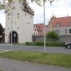 Im Bereich des Sulzfelder Haupttors sollen baulichen Maßnahmen an der Staatsstraße 2270 ergriffen werden um Raser einzubremsen.