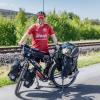 Bastian Ment mit seinem Fahrrad vor der Abreise. 17 Kilogramm ist es schwer. Dazu kommen noch 66 Kilogramm Gepäck.