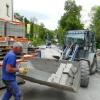 Die Schweinfurter Straße sollte demnächst im Ampelverkehr nutzbar gemacht werden. Aufgrund der Wasserschäden im Untergrund wird jetzt eine Vollsperrung bis September vorgesehen. 