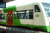 Es ist schon Jahre her, dass dieser moderne Triebwagen der Erfurter Bahn von Schweinfurt Hauptbahnhof (im Bild) nach Gerolzhofen fuhr. Der fränkische Rechen, das Gerolzhöfer Stadtwappen, prangte damals bereits am Fahrzeug.