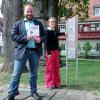 Ostheims Bürgermeister Steffen Malzer und die Leiterin des Orgelbaumuseums Ulrike Röhrig (rechts) sind erfreut über den neuen Klangweg am Orgelbaumuseum.