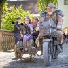 Zahlreiche Menschen besuchen am Samstag (10.05.25) das Fantasy-Festival „Annotopia“ in Bad Mergentheim. Rund 700 Mitwirkende verwandeln das Festivalgelände in eine bunte, kuriose Abenteuer-Welt. Das Festival ist das größte dieser Art in Deutschland.