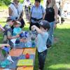 Die „Forschergruppe“ experimentierte im Burggraben mit besonderem Eifer.
