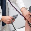 Aus einer Vielzahl von Bewerbungen wurden 124 Medizinstudenten ausgewählt, die im Anschluss für mindestens zehn Jahre als Landarzt arbeiten wollen. (Archivbild)