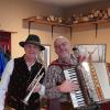 Die Rucksackmusikanten Jürgen und Michael veranstalteten als weiteres Benefizkonzert für die Kissinger Hütte ein Wirtshaussingen.