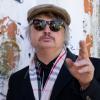 Dass Pete Doherty seine wilden Jahre mit Skandalen und Drogen-Abstürzen überlebt hat, wundert ihn selbst wohl am meisten. Und das feiert er nun. Dass Pete Doherty seine wilden Jahre mit Skandalen und Drogen-Abstürzen überlebt hat, wundert ihn selbst wohl am meisten. Und das feiert er nun.