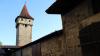 Das Dach an der westlichen Gade der Ostheimer Kirchenburg ist undicht, Ziegel lösen sich. Sie wird noch regelmäßig bei Veranstaltungen genutzt. Nun sollen notwenige Instandsetzungsmaßnahmen durchgeführt werden. 