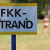 Ein Mannheimer Politiker lädt zum FKK-Swinger-Urlaub ein. Die CDU kritisiert seine Aktion scharf, die Stadt hält sich bedeckt. (Symbolbild) 