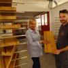 Birgit Fischer-Höper und Fabian Höper in der Werkstatt der Holz & Design Manufaktur in Burkardroth.