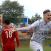 Mit einem klaren 5:0 entschied die Spielvereinigung Kaufbeuren (in weiß) das Derby gegen den SVO Germaringen für sich. Damit spielen die Kaufbeurer auch in der kommenden Saison in der Bezirksliga. 