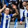 Herthas Fabian Reese (l) gab erst seine Vertragsverlängerung bekannt und erzielte dann den Ausgleich für die Berliner. Herthas Fabian Reese (l) gab erst seine Vertragsverlängerung bekannt und erzielte dann den Ausgleich für die Berliner.