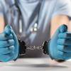 Die Betrügerbande der falschen Pflegekräfte sitzt inzwischen in Untersuchungshaft.