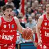 Zac Seljaas (links) und Maximilian Ugrai von den Würzburg Baskets  