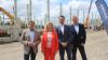 Beim Richtfest für die erste Halle im Industriegebiet in Rüdenhausen stellten sich (von links) Bürgermeister Gerhard Ackermann, Landrätin Tamara Bischof, Adrian Zellner (Geschäftsleitung Garbe Industrial) und Ulrich Deisser (Projektleiter List Bau) dem Fotografen.