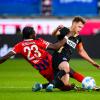 Umkämpfte Relegation: Heidenheims Omar Traoré (l) gegen Elversbergs Robin Fellhauer. Umkämpfte Relegation: Heidenheims Omar Traoré (l) gegen Elversbergs Robin Fellhauer.