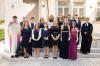 Die Jugendlichen Laura Lenhart, Lilly Heine, Alicia Andrejew, Sarah Hartmann, Theresa Alschinger, Leo Hopfengart, Sophia Knobloch, Paulina Schwarz, Sirin Uluer, Amy Radler, Magdalena Wolf, Karsten Schmidtlein und Samuel Zuckrigl mit Diakon Sascha Wichert und Pfarrerin Evelyn Beck-Pieler.