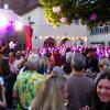 Stimmungsvoll und bunt war das Kitzinger Stadtfest in diesem Jahr, wie hier bei Soul und Hip-Hop im Innenhof der Wirtschaftsschule.