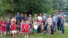 Im Bild: Team Kindergarten St. Leonhard, Leitung Kindergarten Christina Kogler, Pfarrer Thaumüller, Bürgermeister Sebastian Hauck, Norbert Dotzel, Stefan Schäflein, Kindergartenkinder St. Leonhard.