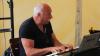 Peter Kleinhenz von der Piano-Bühne Reith ist leidenschaftlicher Jazzmusiker und greift wieder selbst in die Tasten. Peter Kleinhenz von der Piano-Bühne Reith ist leidenschaftlicher Jazzmusiker und greift wieder selbst in die Tasten.