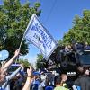 Jubel beim Empfang: Arminia Bielefeld tourt durch die Stadt.