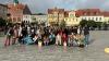 Die beiden Gruppen am Marktplatz von Września.