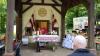 Domkapitular Clemens Bieber zelebrierte den Festgottesdienst vor der Kapelle der Hl. Gertraud unter dem vor 175 Jahren im Jahr 1850 geschaffenen hölzernen Vorbau. 