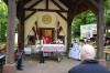 Domkapitular Clemens Bieber zelebrierte den Festgottesdienst vor der Kapelle der Hl. Gertraud unter dem vor 175 Jahren im Jahr 1850 geschaffenen hölzernen Vorbau. 