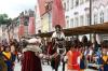 Mitlerweile beginnt das Tänzelfest traditionell mit dem Einzug von Kaiser Maximilians. Doch das war nicht immer so. 