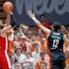Mit diesem Wurf brachte Davion Mintz die Würzburg Baskets ins entscheidende fünfte Spiel gegen Ulm