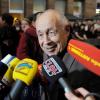 Heiner Geißler, der neue Vermittler zwischen Befürwortern und Gegnern des umstrittenen Bahnprojekts Stuttgart 21, gibt am Donnerstag (07.10.2010) im Stuttgarter Hauptbahnhof eine Pressekonferenz. Stuttgart-21-Schlichter Geißler hat einen Baustopp während der Verhandlungen angekündigt. Es dürften keine vollendeten Tatsachen geschaffen werden, während die Argumente ausgetauscht werden, sagte er im Stuttgarter Hauptbahnhof.
