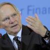 WOLFGANG SCHÄUBLE: Der heutige Bundesfinanzminister stürzte im Jahr 2000 wegen der CDU-Spendenaffäre um den Waffen-Lobbyisten Karl-Heinz Schreiber. Er gab seine Ämter als CDU-Vorsitzender und CDU/CSU-Fraktionsvorsitzender auf und zog sich in die zweite Reihe zurück. 2005 wurde er Bundesinnenminister, seit 2009 steht er an der Spitze des Finanzministeriums. WOLFGANG SCHÄUBLE: Der heutige Bundesfinanzminister stürzte im Jahr 2000 wegen der CDU-Spendenaffäre um den Waffen-Lobbyisten Karl-Heinz Schreiber. Er gab seine Ämter als CDU-Vorsitzender und CDU/CSU-Fraktionsvorsitzender auf und zog sich in die zweite Reihe zurück. 2005 wurde er Bundesinnenminister, seit 2009 steht er an der Spitze des Finanzministeriums.