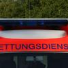 Tödlicher Verkehrsunfall: Pkw prallt gegen Baum
