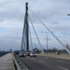 Über die Rheinbrücke bei Maxau fahren täglich 80.000 Fahrzeuge. Bei einem Austausch der Tragseile müsste die Brücke gesperrt werden.