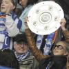 In Berlin feiern die Fans bereits mit Meisterschale.