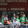 Einsatzkräfte vor dem Albert-Einstein-Gymnasium in Sankt Augustin.