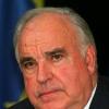 Auch Helmut Kohl  griff schon daneben: Als ihn ein Demonstrant in Dresden mit Eiern bewarf, stürzte sich der Kanhzler auf ihn. Sicherheitsbeamte hielten ihn zurück und verhinderten Schlimmeres.