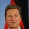 Guido Westerwelle, der ehemalige FDP-Chef, griff immer mal wieder verbal daneben. Eine unsterbliche Wortschöpfung von ihm geht so: "Wer dem Volk anstrengungslosen Wohlstand verspricht, lädt zu spätrömischer Dekadenz ein."