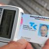 Krankenkasse: Die Einkommensgrenze, bis zu der Krankenkassenbeiträge fällig werden (Beitragsbemessungsgrenze), steigt von 3712,50 Euro auf 3825 im Monat. Die Versicherungspflichtgrenze, unterhalb der sich Arbeitnehmer bei einer gesetzlichen Kasse versichern müssen, klettert von 49 500 auf 50 850 Euro im Jahr.
