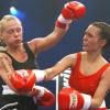 Weil's so schön ist, noch ein Bild aus dem Jahr 2004: Ex-Sex-Darstellerin Kelly Trump (links) gegen Ex-Schornsteinfegerin und "Bachelor"-Siegerin Juliane Ziegler. Gewinnen konnte am Ende nur eine: Juliane Ziegler - genützt hat es ihr aber auch nichts.